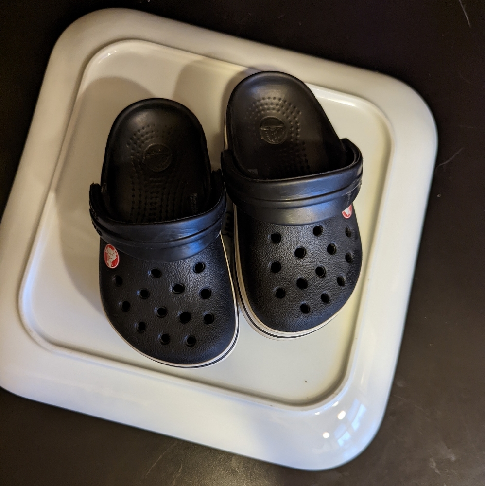Crocs, kids size 4 c 5, black